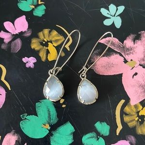 Kendra SCOTT slade color drop earrings